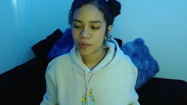 Snapshot of Canela_s1 chatting on November 30, 2025, 4:30 pm Canela s1 online show from November 30, 2025, 4:30 pm