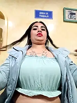 Snapshot of MAYE__13 chatting on September 19, 2025, 12:42 pm MAYE 13 online show from September 19, 2025, 12:42 pm