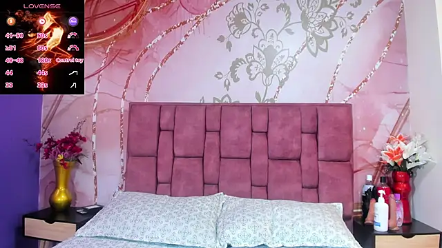 Snapshot of luna_maisonn chatting on November 6, 2025, 8:13 pm luna maisonn online show from November 6, 2025, 8:13 pm