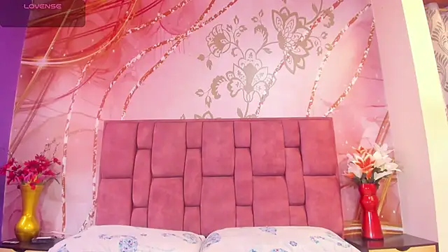 Snapshot of luna_maisonn chatting on October 31, 2025, 6:48 pm luna maisonn online show from October 31, 2025, 6:48 pm