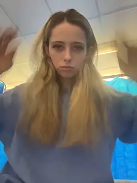 Snapshot of Angelloverxo chatting on November 7, 2025, 9:52 pm Angelloverxo online show from November 7, 2025, 9:52 pm