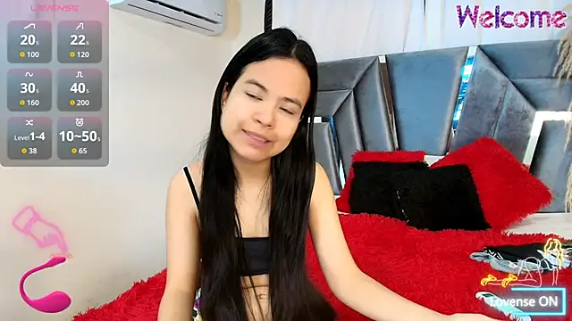 Snapshot of MiniLove_01 chatting on November 19, 2025, 12:16 pm MiniLove 01 online show from November 19, 2025, 12:16 pm