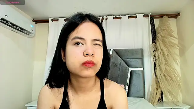 Snapshot of MiniLove_01 chatting on May 22, 2026, 12:03 pm MiniLove 01 online show from May 22, 2026, 12:03 pm
