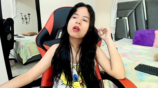 MiniLove 01 online show from April 17, 2026, 12:19 pm