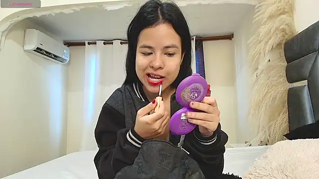 Snapshot of MiniLove_01 chatting on July 27, 2026, 12:12 pm MiniLove 01 online show from July 27, 2026, 12:12 pm