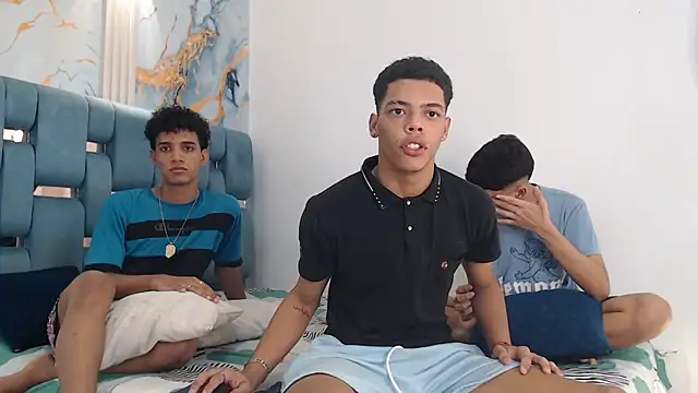 PRETTY FEM online show from March 24, 2026, 1:38 am