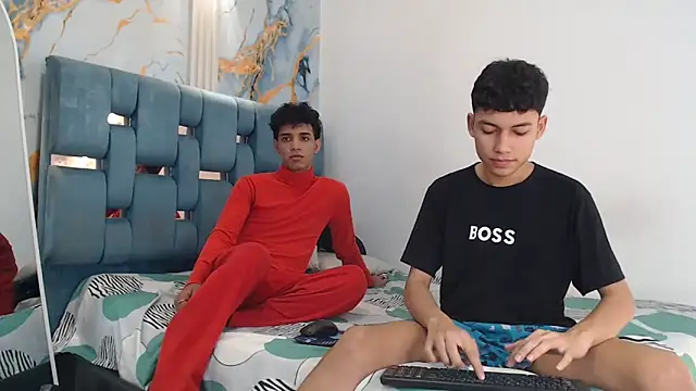 PRETTY FEM online show from March 21, 2026, 1:51 am