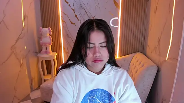 Snapshot of Victoria_b_ chatting on September 25, 2025, 12:44 pm Victoria b online show from September 25, 2025, 12:44 pm