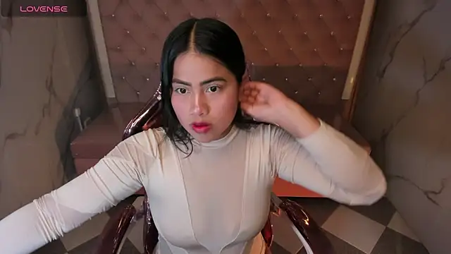 Snapshot of Victoria_b_ chatting on October 20, 2025, 7:47 pm Victoria b online show from October 20, 2025, 7:47 pm