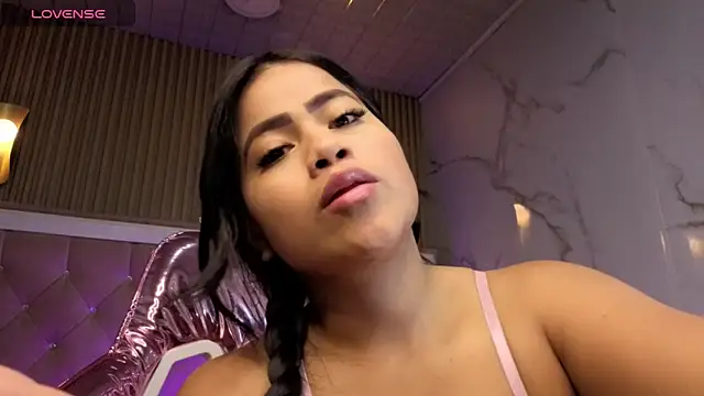 Snapshot of Victoria_b_ chatting on December 4, 2025, 7:57 pm Victoria b online show from December 4, 2025, 7:57 pm