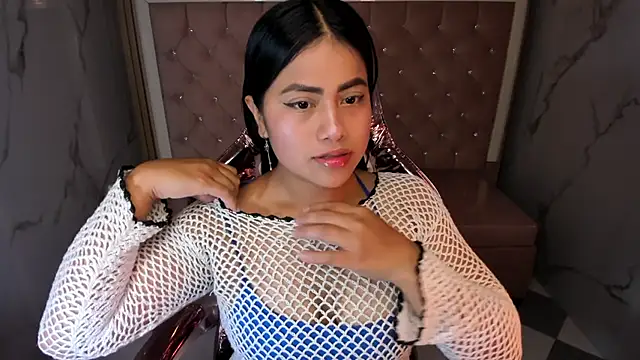 Snapshot of Victoria_b_ chatting on October 15, 2025, 8:06 pm Victoria b online show from October 15, 2025, 8:06 pm