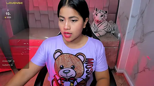 Snapshot of Victoria_b_ chatting on October 10, 2025, 12:44 am Victoria b online show from October 10, 2025, 12:44 am