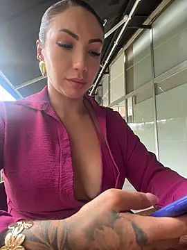 Snapshot of Sarahlove_90 chatting on September 26, 2025, 7:43 pm Sarahlove 90 online show from September 26, 2025, 7:43 pm