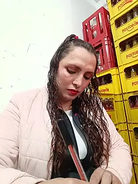 Snapshot of VERONICA__03 chatting on September 29, 2025, 1:39 pm VERONICA 03 online show from September 29, 2025, 1:39 pm