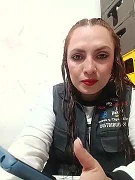 Snapshot of VERONICA__03 chatting on October 16, 2025, 2:14 pm VERONICA 03 online show from October 16, 2025, 2:14 pm