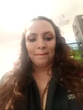 Snapshot of VERONICA__03 chatting on September 16, 2025, 3:46 pm VERONICA 03 online show from September 16, 2025, 3:46 pm