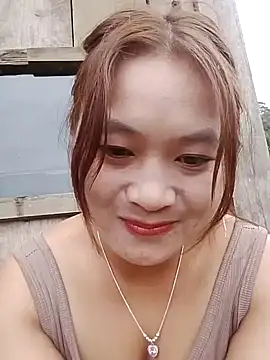 lusy-bae online show from November 17, 2025, 2:26 am