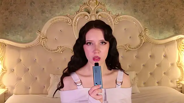 GraceMartinos online show from November 30, 2025, 8:42 pm