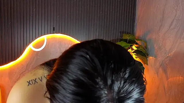 Hollypeyton Tp online show from September 9, 2025, 8:07 pm