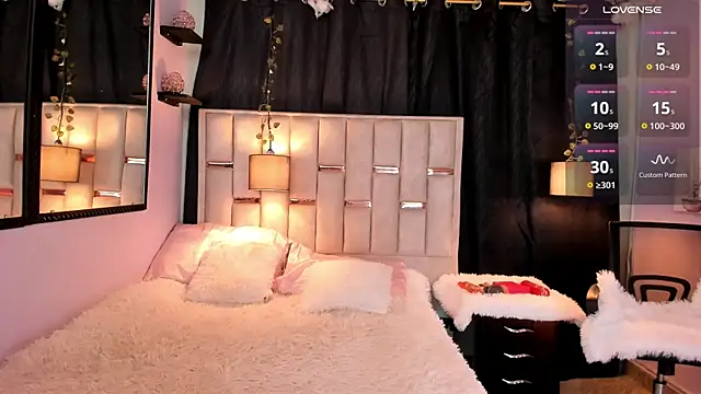 Snapshot of melody-rouss chatting on December 18, 2025, 4:39 am melody-rouss online show from December 18, 2025, 4:39 am