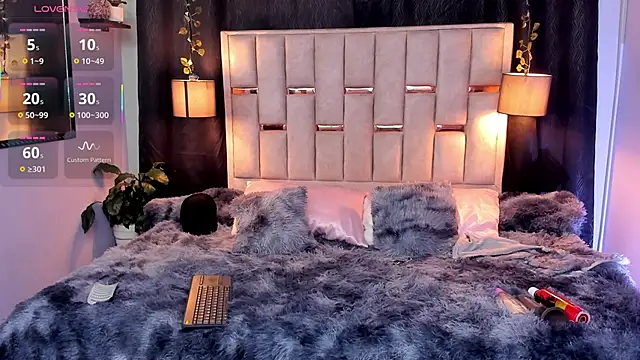 Snapshot of melody-rouss chatting on September 30, 2025, 7:14 am melody-rouss online show from September 30, 2025, 7:14 am