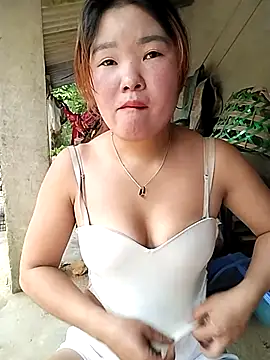 Snapshot of lylylove chatting on May 15, 2026, 4:43 am lylylove online show from May 15, 2026, 4:43 am