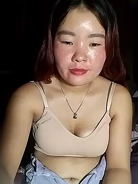 Snapshot of lylylove chatting on May 22, 2026, 2:04 pm lylylove online show from May 22, 2026, 2:04 pm