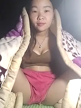 Snapshot of lylylove chatting on November 3, 2025, 8:45 pm lylylove online show from November 3, 2025, 8:45 pm