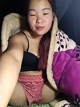 Snapshot of lylylove chatting on November 24, 2025, 8:31 pm lylylove online show from November 24, 2025, 8:31 pm