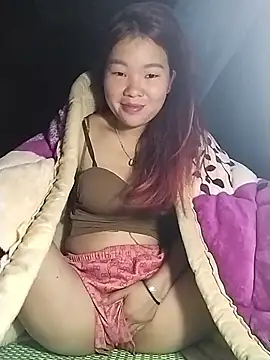 Snapshot of lylylove chatting on November 27, 2025, 8:31 pm lylylove online show from November 27, 2025, 8:31 pm