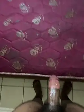 aliahmed98770 online show from September 16, 2025, 4:08 pm