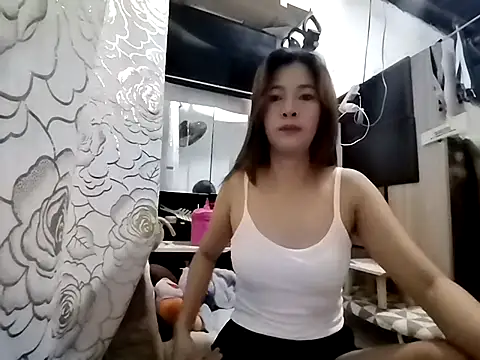 Snapshot of Fhukerat_13 chatting on August 1, 2026, 4:05 pm Fhukerat 13 online show from August 1, 2026, 4:05 pm