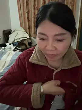 Snapshot of xiiuuff18 chatting on February 10, 2026, 12:15 pm xiiuuff18 online show from February 10, 2026, 12:15 pm