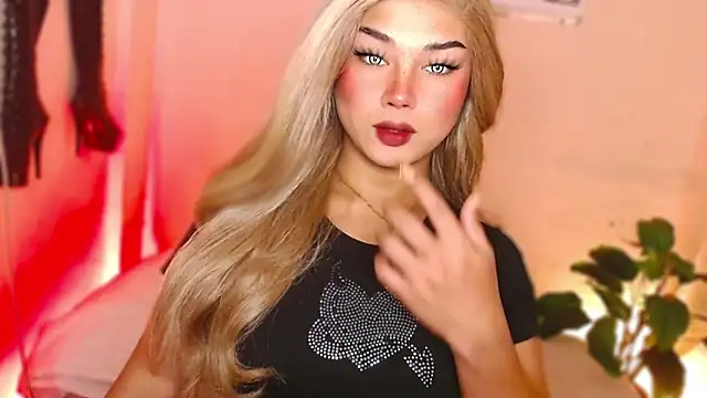 MissRumi Hunter online show from December 15, 2025, 7:41 pm