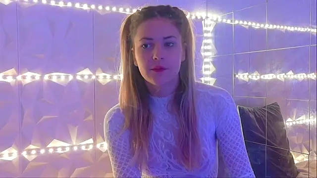 Aishha  online show from October 27, 2025, 6:03 am