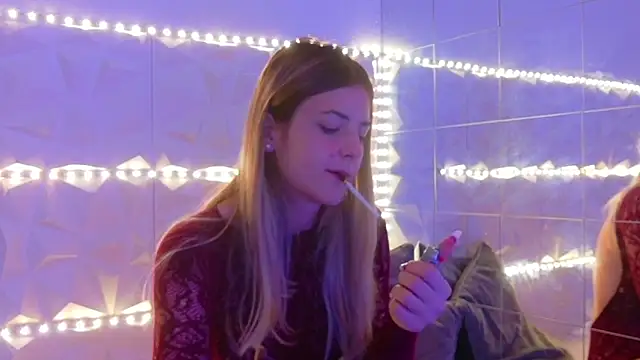 Aishha  online show from November 4, 2025, 6:06 am