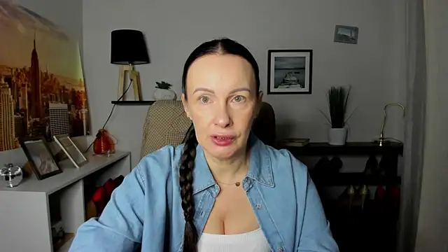 Snapshot of Velvet_Jasmine chatting on February 6, 2026, 6:31 am Velvet Jasmine online show from February 6, 2026, 6:31 am