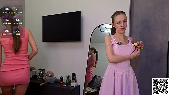 Snapshot of MorteBelle chatting on May 24, 2026, 5:40 am MorteBelle online show from May 24, 2026, 5:40 am
