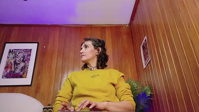 Snapshot of Zafiro_Gem_ chatting on February 8, 2026, 9:18 am Zafiro Gem online show from February 8, 2026, 9:18 am