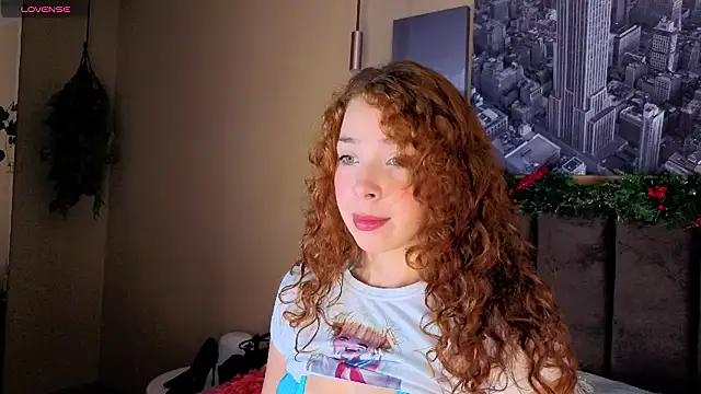 Snapshot of HelenaCole- chatting on November 28, 2025, 1:33 pm HelenaCole- online show from November 28, 2025, 1:33 pm