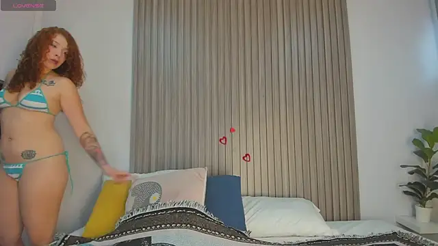 Snapshot of HelenaCole- chatting on September 26, 2025, 8:38 pm HelenaCole- online show from September 26, 2025, 8:38 pm