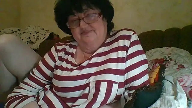 Snapshot of MilaSky5303 chatting on October 30, 2025, 11:23 pm MilaSky5303 online show from October 30, 2025, 11:23 pm