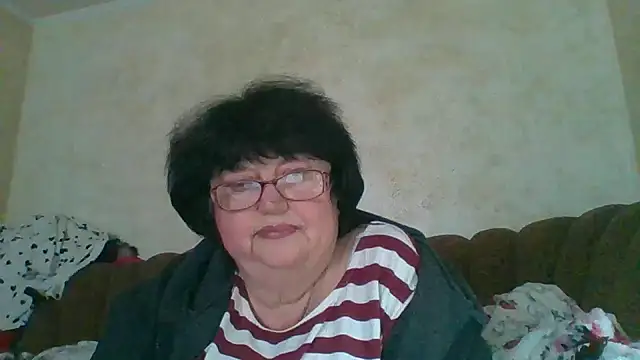 Snapshot of MilaSky5303 chatting on November 5, 2025, 10:51 am MilaSky5303 online show from November 5, 2025, 10:51 am