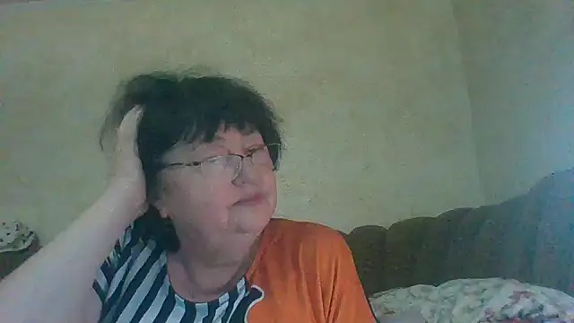 Snapshot of MilaSky5303 chatting on December 5, 2025, 10:36 am MilaSky5303 online show from December 5, 2025, 10:36 am