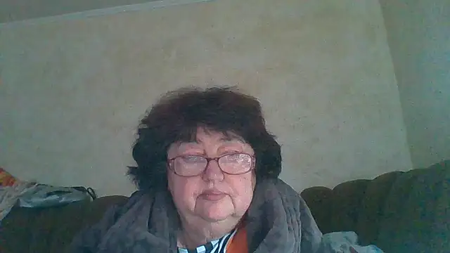 Snapshot of MilaSky5303 chatting on October 16, 2025, 10:34 am MilaSky5303 online show from October 16, 2025, 10:34 am