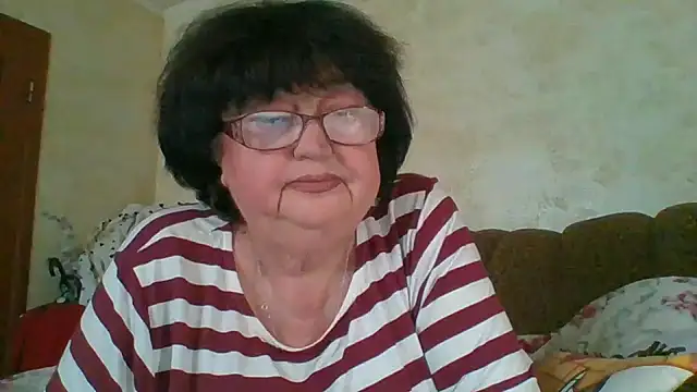 Snapshot of MilaSky5303 chatting on November 15, 2025, 9:57 am MilaSky5303 online show from November 15, 2025, 9:57 am