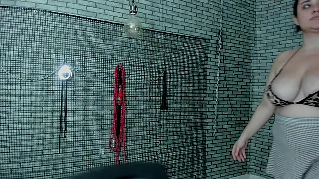 Briana 24 online show from February 17, 2026, 7:11 pm