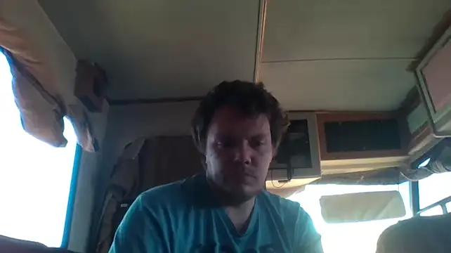 Snapshot of DeafGuyProud389 chatting on November 7, 2025, 7:29 pm DeafGuyProud389 online show from November 7, 2025, 7:29 pm