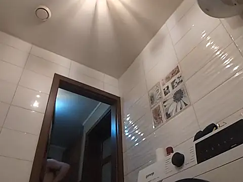 MC353535 online show from April 12, 2026, 1:31 am