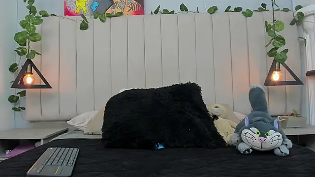 Snapshot of CandyGomez chatting on November 6, 2025, 4:27 am CandyGomez online show from November 6, 2025, 4:27 am